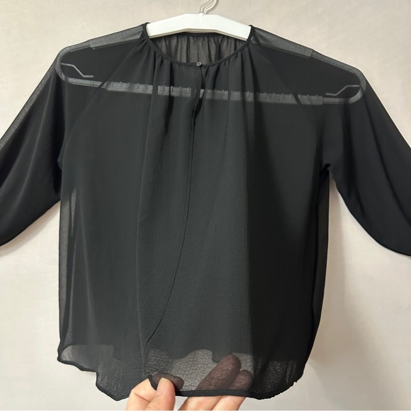 Uniqlo Black Sheer Women's Blouse - Picture 3 of 11